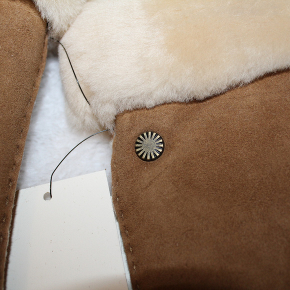 UGG SUEDE SHEARLING CHESTNUT GLOVES - Picture 2 of 5